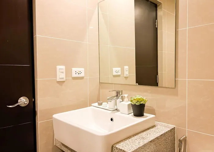 Prime Uptown Bgc | Stylish 1br Getaway #upt135j *