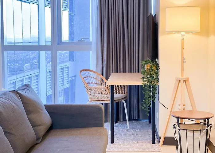 Holiday home Prime Uptown Bgc | Stylish 1br Getaway #upt135j *