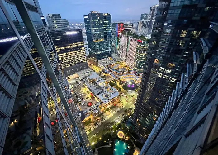 Holiday home Prime Uptown Bgc | Stylish 1br Getaway #upt135j *